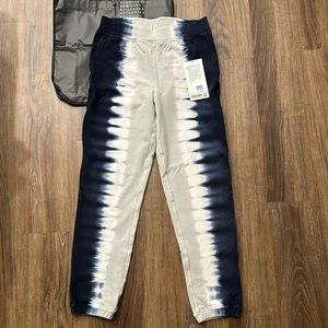Lululemon LA Extreme Low Rise Jogger sz 4